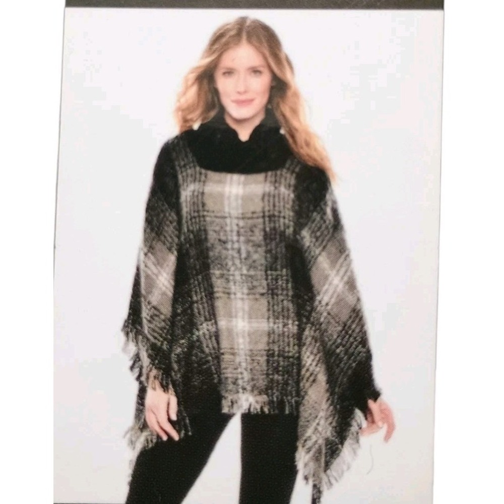 Charlie Paige Women's Black Gray White Plaid Turtle Neck Poncho Sweater One Size